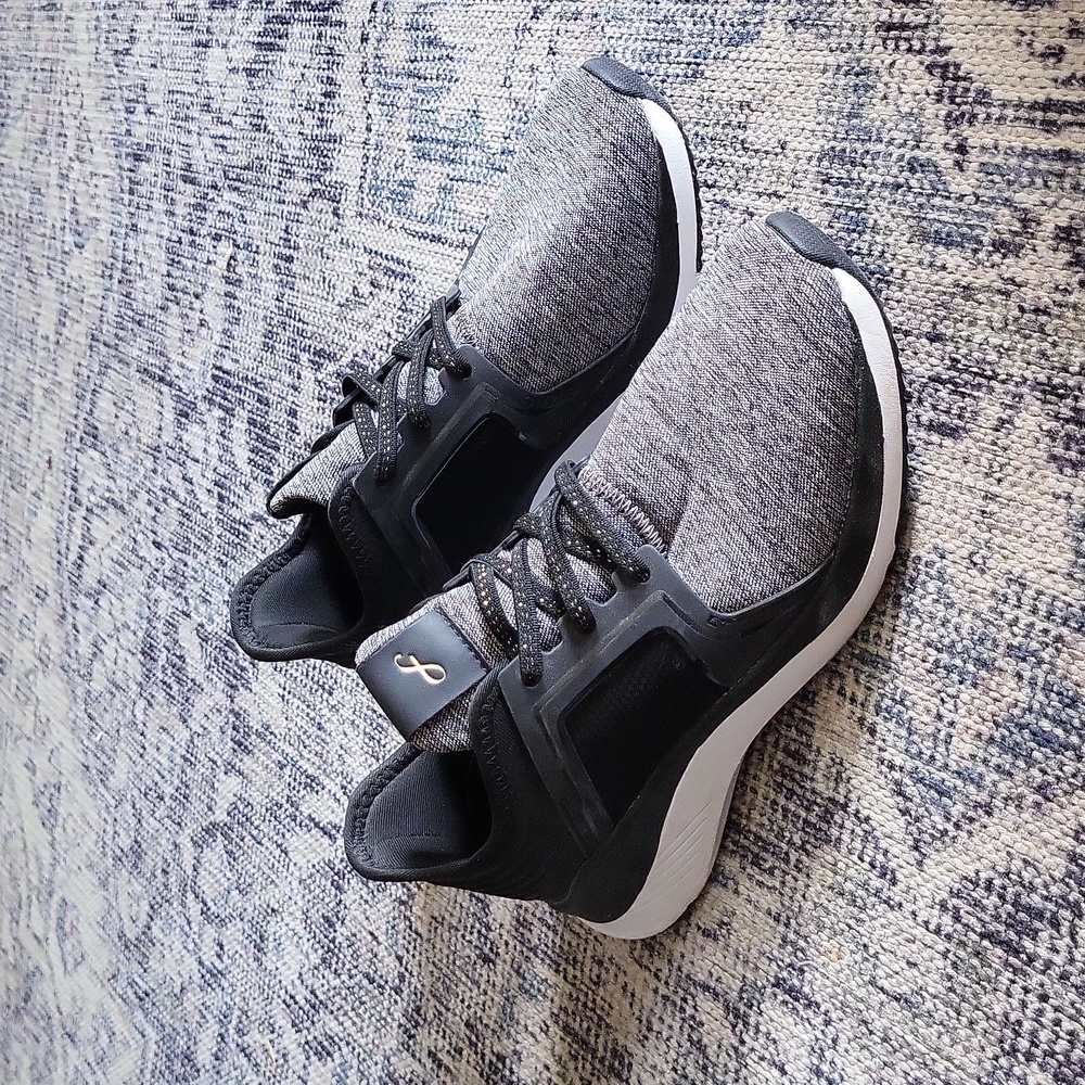 Freely tennis shoes